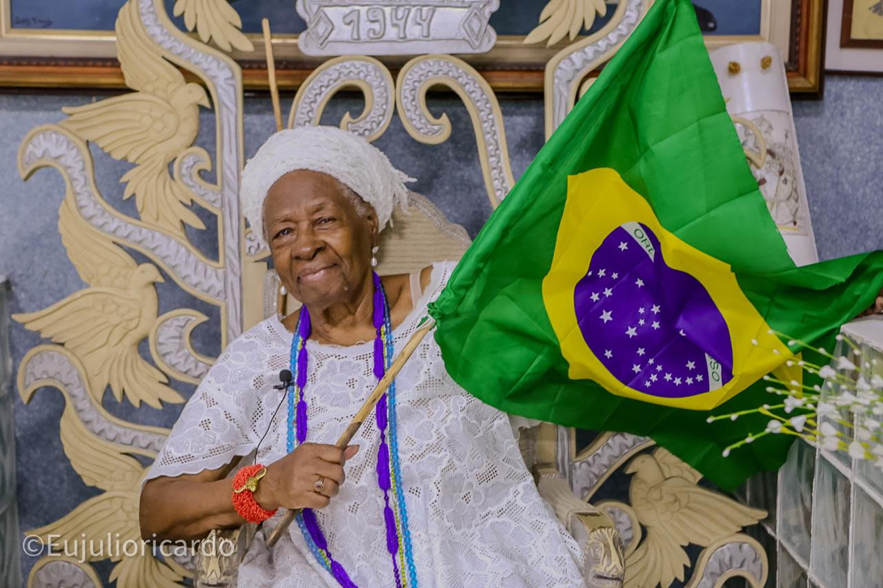 Mãe Edelzuita: 80 anos de Sacerdócio - Uma Vida de Fé e Coragem na Defesa da Tradição